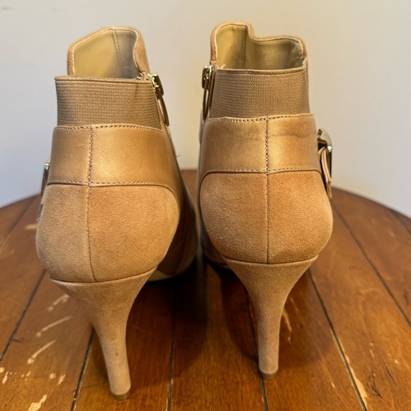 Marc Fisher Shimmee Tan Peep Toe Bootie Size 10W Leather/Suede Upper - Picture 5 of 9